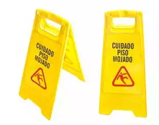 SEÑAL DE PREVENCION PISO MOJADO 0725