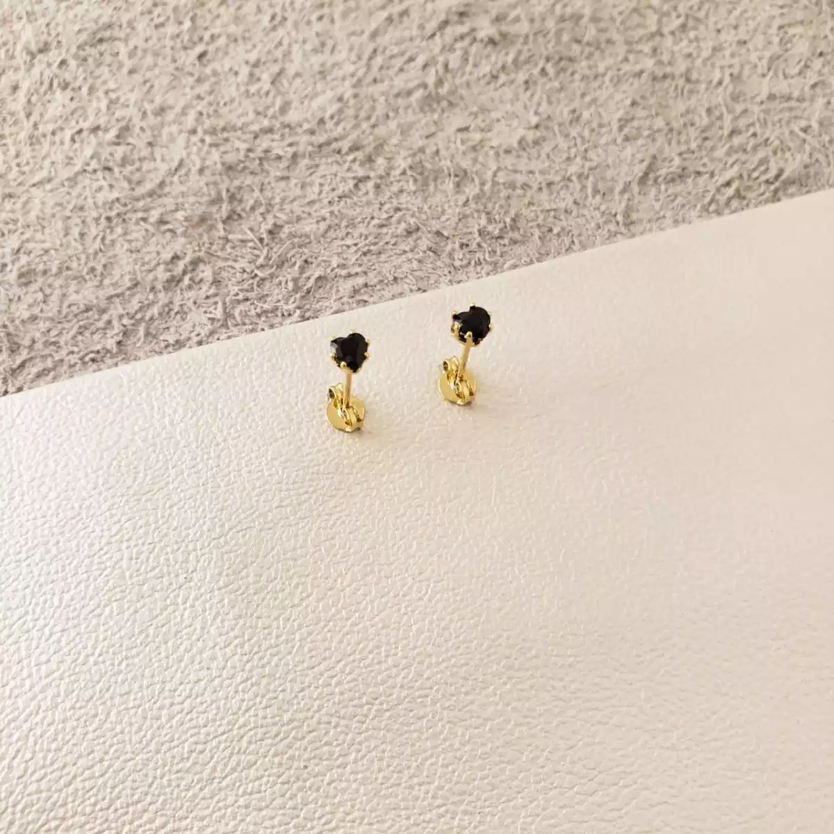 ARETES TOPO CIRCONIA  CORAZÓN NEGRO / REF. - 33023-NEGRO
