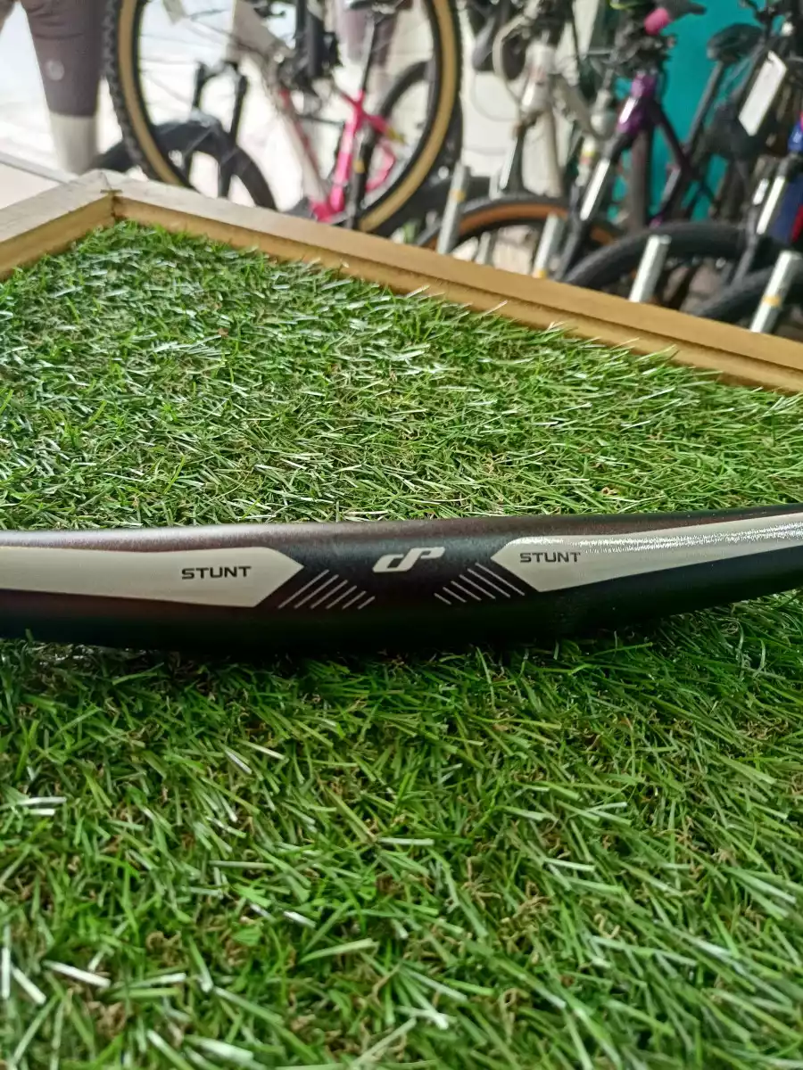 DIRECCION MTB/STUNT OPTIMUS OP-105BT. ALUMINIO DIA: 31.8MM ALTO: 12MM ANCHO: 800MM NEGRO MATE 29905