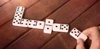 DOMINOS